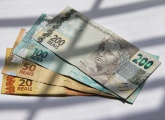 Zwolnienie podmiotowe z VAT do 200 tys. zł: kiedy limit przepada i jak wrócić do zwolnienia